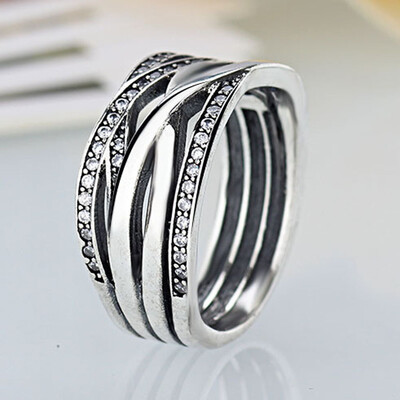 

Hot New Womens Hollow Stitching Design Rings Luxury Ring