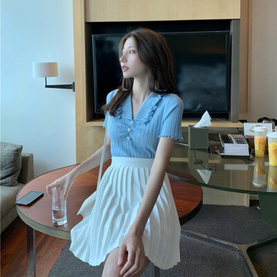 

Wooden ear versatile sweet Slim doll collar female T-shirt fashion sweet beads decorative comfort wild shirt