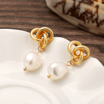 

Retro Freshwater Pearl Earrings Creative Temperament Simple Wild Slim Earrings