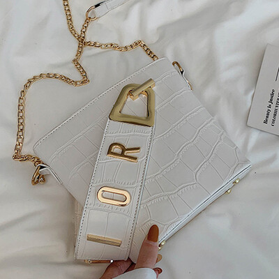 

Shangxin bag woman 2019 Korean version single shoulder slant bag 100 fashion chain stone grain wandering tide