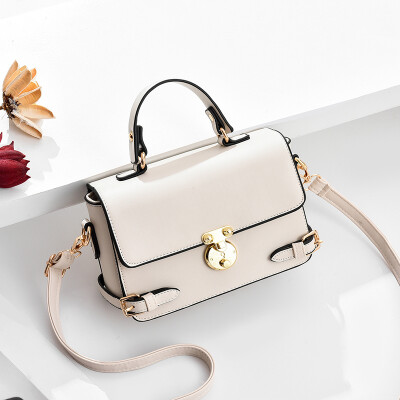 

In summer the new small bag is popular with the fashion of the handheld lady with a simple one shoulder