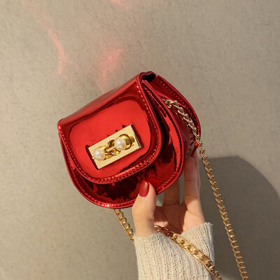 

North bag female 2019 new fashion net red messenger bag female net red slung Pearl Lock Korean version Joker