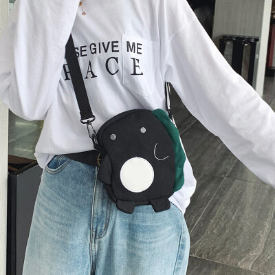 

Bag female bag 2019 new Korean version of the popular shoulder bag small fresh student cute hedgehog slung canvas bag