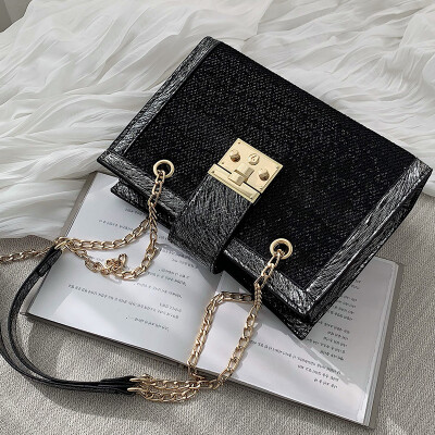 

New small bag female 2019 new Korean version of the wild shoulder slung fashion chain simple large capacity tote bag