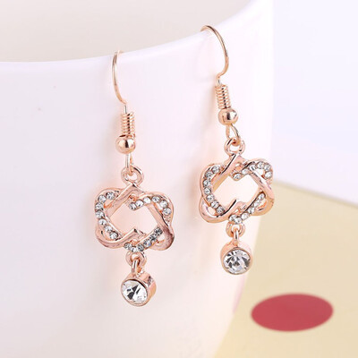 

Sweet Twisted Heart-shaped Earrings Fashion Diamond Gemstone Love Earrings