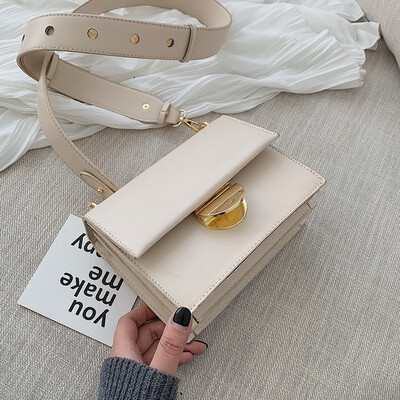 

New texture bag female 2019 new Korean fashion wide shoulder strap Messenger bag wild simple shoulder small square bag