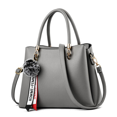 

Handbag female 2018 autumn new wave female bag fashion middle-aged mother atmosphere single shoulder slung wild female bag