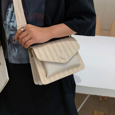 

Ins super fire woven small bag female 2019 new wave Korean version of the wild single shoulder slung fashion broadband small square bag