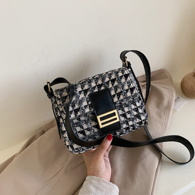 

Tailored Female Bag Versatile Chain One Shoulder Small Square Bag Fashion Crossbody Bag