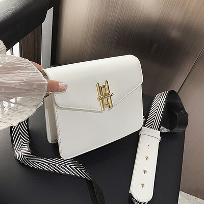 

Qiao Bani 2019 new Korean version of the fashion Dongdaemun simple lock buckle ribbon flip bag shoulder diagonal female bag tide
