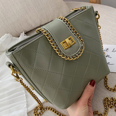 

The new 2019 summer network celebrity fashion is simple rhomboid chain retro hundred lap shoulder slanted bucket bag