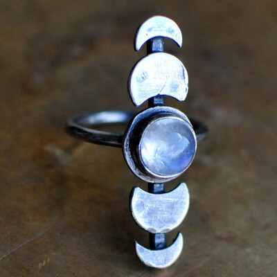 

Cute Female Small Wedding Finger Ring Fashion Unique Style Moon Phase Engagement Ring Boho Simple Moonstone Ring Jewelry