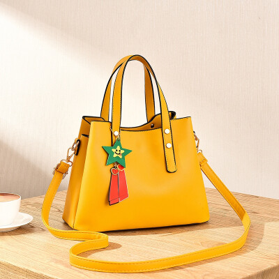 

The new style of ladiesbag with net red envelope in summer is a simple&fashionable one-shoulder ladies bag with texture and