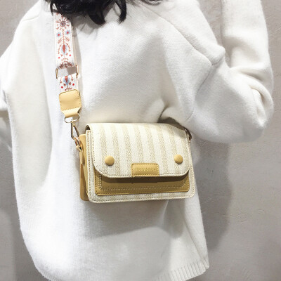 

Summer small fresh bag female 2019 new Korean fashion casual wild wide shoulder strap shoulder slung small square bag