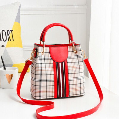 

In summer the new lady Korean version of the single shoulder slant bag fashion 100 lap handbag bucket bag