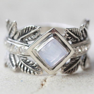 

Vintage Silver Big Healing Crystal Rings For Women Boho Antique Indian Moonstone Ring Fine Jewelry Girls Ladies Gifts