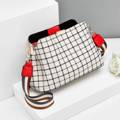 

Little girl spring&summer trendy diamond-shaped single-shoulder bag with wide shoulder straps