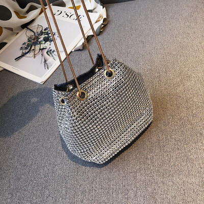 

Fashion personality Messenger bag casual texture bucket bag female 2019 summer new wild chain rhinestone shoulder bag
