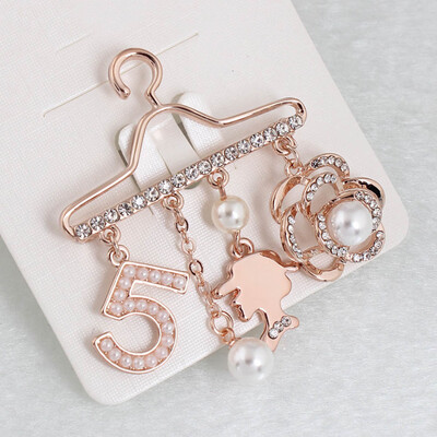

Exquisite Brooch Number 5 Pearl Rhinestones Flower White Hanger Shape Decor UK