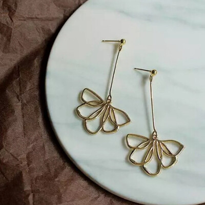 

Fashion Asymmetric Flower Plated Gold Earrings