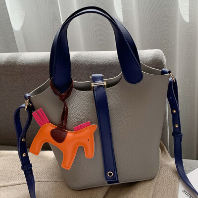 

New casual texture bag 2019 new Korean version of fashion 100 lap color one - shoulder slung bucket bag