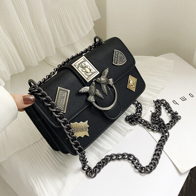 

Qiao Bani 2019 new South Korea ins fashion heavy industry badge chain swallow bag shoulder diagonal trend handbags