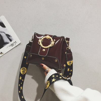

Tailored Fashion Bright Leather Retro Wild Simple Bucket Single Shoulder Messenger Bag