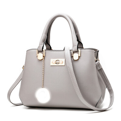 

European&American fashion handbags 2019 summer new Boston fashion wild handbag pillow bag direct sales