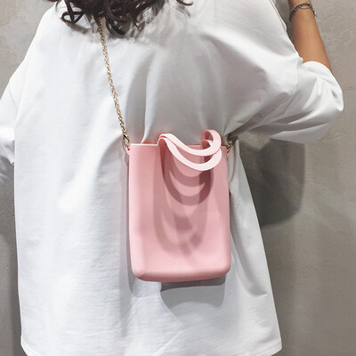 

Foreign air small bag female bag 2019 new wave fashion personality chain shoulder bag chic wild hit color Messenger bag