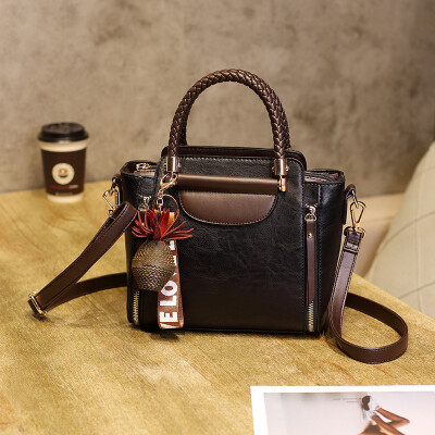 

Retro personality Messenger bag female 2019 new Korean fashion handbags ins super fire package simple shoulder bag tide