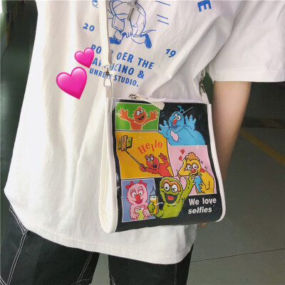 

Small bag ins cute cute cute girl shoulder bag student printing Mori Joker Korean version of the ancient feeling girl Messenger ba