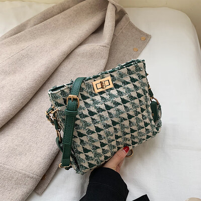 

Ins early autumn leisure bag 2019 new fashion wool bag Korean version 100 lap shoulder bag oblique satchel bag