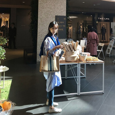 

Striped canvas handbag 2019 new shoulder bag Korean version of the tide multi-function large capacity commuter package