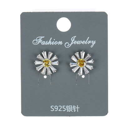 

2 Fashion Women Jewelry Korean Style Silver Color Stud Earrings Little Daisy Flower Design