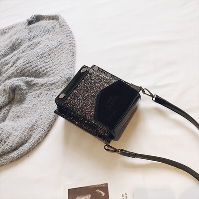 

Ins super fire bag female 2019 new Korean fashion sequin rivet casual wild shoulder slung small square bag