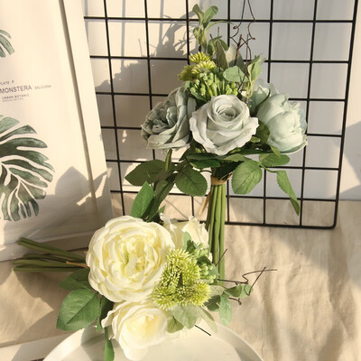 

A bouquet of roses Artificial Flower Home Furnishing decoration Wedding celebration Hand tied bouquet
