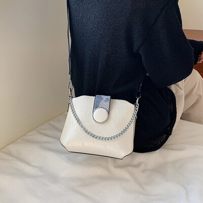 

New high-quality bag female 2019 new Korean fashion casual wild chain shoulder slung small square bag