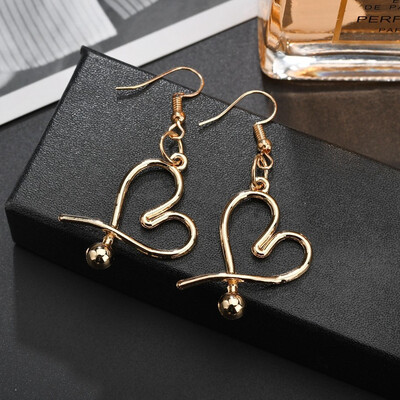 

Golden Necklace Simple Openwork Leaf Necklace Temperament Lady Necklace Imitation Pearl Sweet Fashion Jewelry Wedding Party Gift