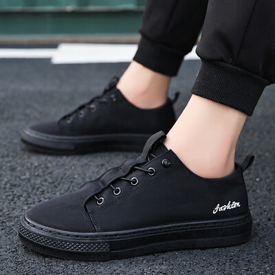 

Mens sneakers are full of black canvas sneakers breathable sneakers&recreational shoes in summer