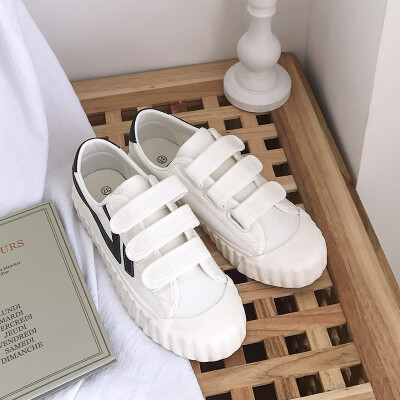 

White shoes 2019 new summer Korean version of Joker student net red tide shoes hook&loop lazy summer canvas shoes women