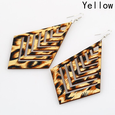 

Retro Wooden Out High Quality Practical Leopard Hollow Diamond-shaped Earrings