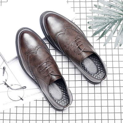 

Spring Bullock mens shoes carved retro old belt British round head Korean version of the tide shoes mens casual shoes men