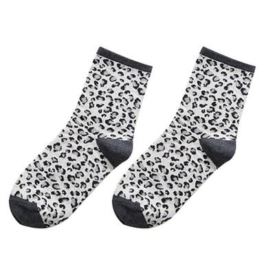 

Vintage Leopard Print Breathable Cotton Women Elastic Middle Tube Crew Socks