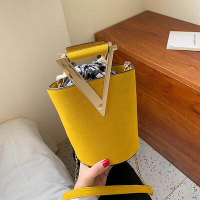 

Senior sense of foreign style womens bag retro frosted portable bag new 2019chic chain shoulder slung bucket bag
