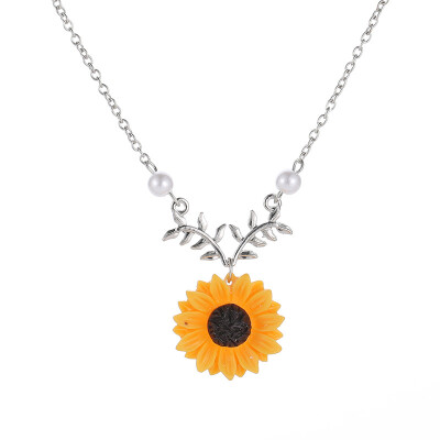 

Fashion Sunflower Leaves Pendant Necklace for Elegant Women Gold Silver Color Chain Girls Imitation Pearls Charm Jewelry Gifts