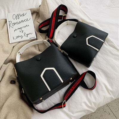 

Contrast color small slung bucket bag 2019 new Korean version of Joker simple litchi pattern shoulder bag