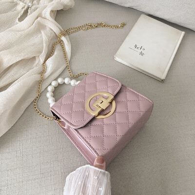 

2019 new fashion temperament rhombic chain shoulder Messenger bag female casual simple wild pearl handbag