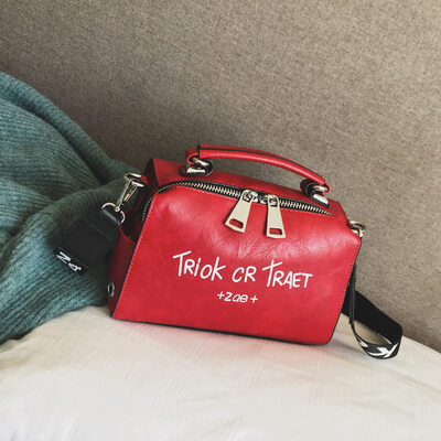 

Women Shoulder Messenger Bag Boston Handbag Fashion Letter Printing Halloween Tote Bags Wide Strap Crossbody Bag for Women Sac