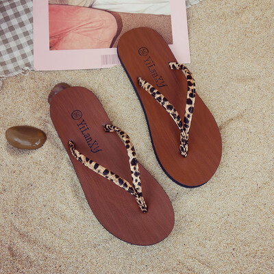

Flip-flops female summer slip-resistant fashion simple Korean students flat-bottomed clip feet wearing beach slippers