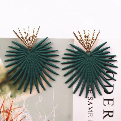 

EK875 Exaggerated Metal Hanging Earring for Women European Fashion Hedgehog Shape Earrings Wedding Party Jewelry Boho Beach Gift